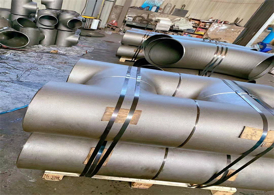 ASME B16.9 Carbon Steel Reducing Tee DIN 2615 Butt Weld Anti Rust Oil
